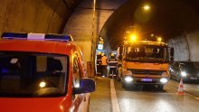 Tuča usporila promet kroz Gorski kotar i Liku; bujice u tunelima; neki vozači napravili ono što je najstrože zabranjeno
