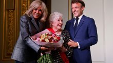 Modna klasičarka: Brigitte Macron poslovnoj je eleganciji dala posve novi štih upečatljivim sakoom