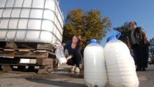 Bosnian farmers call for ban on milk imports from Croatia