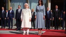 Za susret s turskom prvom damom elegantna Sanja Musić Milanović odabrala plavu nijansu od glave do pete