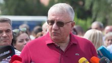 Osude iz Vojvodine zbog odlikovanja Šešelja: Čitav svoj politički vijek posvetio promoviranju mržnje, agresivnosti i političkog ludila