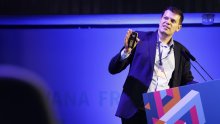 Vuković na slobodi uz rigorozna pravila: On i obitelj ostali bez putovnica