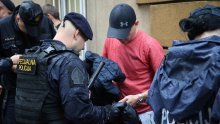 [FOTO] Na prosvjedu podrške Marku Franciškoviću uhićeno pet osoba, a kod njih pronađeni nož i suzavac
