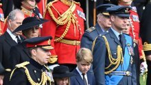 Princ William i Kate Middleton objavili emotivnu posvetu 'majci, baki i prabaki'