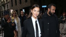 Pršti seksepilom i kad je zakopčana do grla: Irina Shayk osvanula u muškom odijelu i ukrala svu pozornost