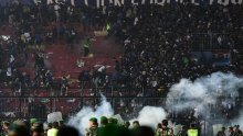 [FOTO/VIDEO] Raste broj mrtvih u stampedu i neredima na nogometnoj utakmici u Indoneziji