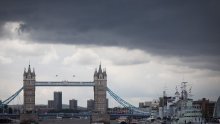 Štrajkovi, redukcije i krah funte: Ujedinjeno Kraljevstvo je pogodio val loših vijesti, svaki peti Britanac ima napadaje panike