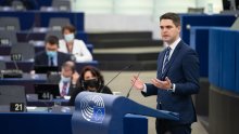 Ressler: Srbija beskrupulozno zloupotrebljava vizni režim i šalje migrante prema Europi