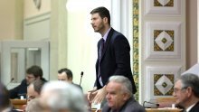 Reineru pukao film: Pernar izbačen iz sabornice