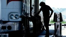 Od utorka niže cijene goriva. Pojeftinjuju i benzin i dizel