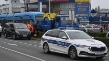 Tramvaj kod Autobusnog kolodvora usmrtio mladog Poljaka. Svjedoci kažu da se dizalica čekala sat vremena