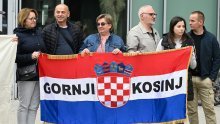 [FOTO] Očajni Kosinjani u Zagrebu: Potopit ćete nam dolinu, raseliti nas uz sramotne naknade, a sve zbog potpuno nepotrebnog i štetnog projekta!