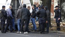 [VIDEO/FOTO] Huliganski obračun u centru Zagreba: Policija uhitila više od 50 osoba, dvije teško ozlijeđene zbrinute u bolnici