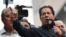 [VIDEO] Karizmatični bivši premijer Imran Khan upucan u nogu u 'pokušaju atentata' na velikom političkom skupu