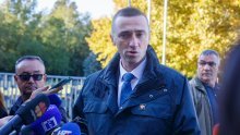 Penava nekažnjavanje ratnog zločina JNA nazvao izdajom, a Pupovčevo bacanje vijenca u Dunav provokacijom
