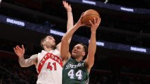 Bojan Bogdanović je u lošoj šuterskoj večeri zabio 18 koševa, a njegovi Detroit Pistonsi nastavili su gubitnički niz