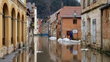[FOTO/VIDEO] Izvanredno stanje zbog poplava: Napeto u Dvoru i Kostajnici, sprema se obrana Karlovca