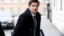 Ministar Marić kolegama objašnjava kako će im rezati proračune