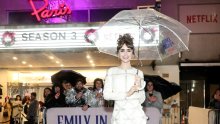 Ovom haljinicom jednostavno je oduševila: Zvijezdu 'Emily u Parizu' s razlogom zovu modernom Audrey Hepburn
