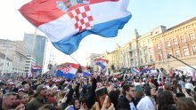 Vatreni na putu prema Hrvatskoj, navijači već okupirali Trg bana Jelačića - evo kako to izgleda