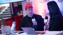 Vatikan razriješio svećenika koji podržava Trumpa i protivi se pobačajima