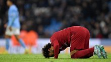 [FOTO] Salah objavio fotografiju obitelji ispred božićnog drvca. Ekstremisti bjesne, milijuni ga podržavaju. Oglasio se i Lovren...