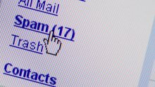 Zaposlenici dnevno izgube dva sata na e-mail
