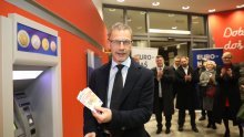 Vujčić i Primorac nakon ponoći podignuli eure s bankomata: 'Drago mi je da smo pokazali da bankomati rade'