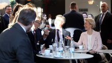 Da, euro i Schengen su veliki uspjesi. No nije li Ursula von der Leyen mogla popiti kavu u obnovljenoj Petrinji?