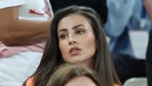 Helena Livaković pokazala brojne fotografije iz Dohe, a na jednoj pozira u badiću i pokazuje svoju odličnu liniju