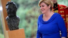 Predsjednica otkrila Tuđmanovu bistu, Hrvatska joj najljepša