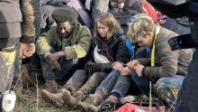 Ekološki aktivisti diljem zapadne Njemačke digli se na noge zbog rudarenja ugljena, među privedenima i Greta Thunberg