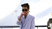 U pidžami po vani: Kate Beckinsale prošetala pidžamu na jednoroge i testirala može li oversized sako odgovarati uz baš svaki outfit