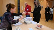 Slovaci na referendumu o ustavnim promjenama odlučuju o prijevremenim izborima