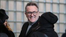 Tarik Filipović sve nasmijao novom fotografijom u zanimljivom izdanju, poručuju mu da nikad nije bolje izgledao
