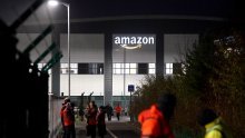 Stotine radnika Amazona štrajka u Velikoj Britaniji: 'Robote tretiraju bolje nego nas'