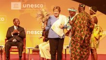 Angela Merkel primila nagradu UNESCO-a za upravljanje izbjegličkom krizom