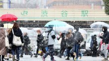 Obilni snijeg zatrpao Japan; blokirane ceste, otkazano 100 letova, suspendirana željeznica...