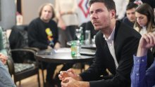 Pernar podiže kaznenu prijavu protiv pravobraniteljice za ravnopravnost spolova, posvojitelja i sudaca