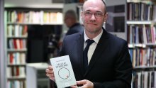 [FOTO] HDZ-ov Davor Ivo Stier predstavio knjigu: Evo koje su se političke face okupile na promociji