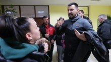 [FOTO/VIDEO] Žestoka rasprava zbog kontejnera: Ivošević izviždan, stanovnici Spinuta ne žele 'mali Karepovac' u svojim dvorištima