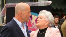 Majka Brucea Willisa progovorila o glumčevu stanju: 'Normalan razgovor više nije moguć'