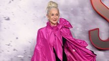 Raskošni ogrtač u prvom planu: Helen Mirren donijela dozu drame na crveni tepih