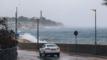 Zrakoplov zbog nevremena nije mogao sletjeti u Split