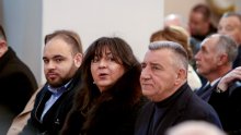 Nikad ih ne vidimo u javnosti: Ante Gotovina sa suprugom Dunjom, ljubavi začetom u vihoru Domovinskog rata i sinom