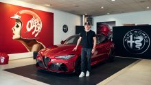 [FOTO/VIDEO] Valtteri Bottas ima novi osobni automobil; Finski F1 vozač preuzeo svoju Alfa Romeo Giuliju GTAm