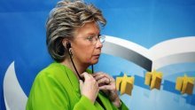 Reding se više ne želi dopisivati, sada šalje sankcije