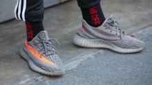 Skupo ih je koštao Kanye West: Adidas u najvećoj krizi u posljednjih 30 godina, a sve zbog gomile neprodanih Yeezy tenisica