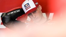 [VIDEO] Stravična nesreća na treningu MotoGP klase, vozač se zabio u zid, a zatim je na njega naletio vlastiti motocikl