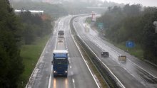 Oprez u prometu: Kolnici su mjestimice skliski